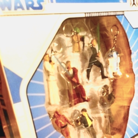 STAR WARS NEW KEYCHAINS with mask REDUCED from $89 - Picture 1 of 7